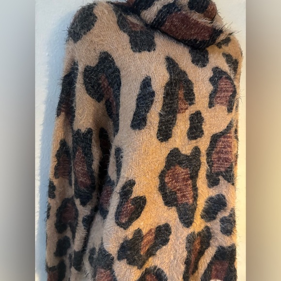 Show Me Your Mumu Women's Cheetah Fever Sweater - Picture 6 of 7